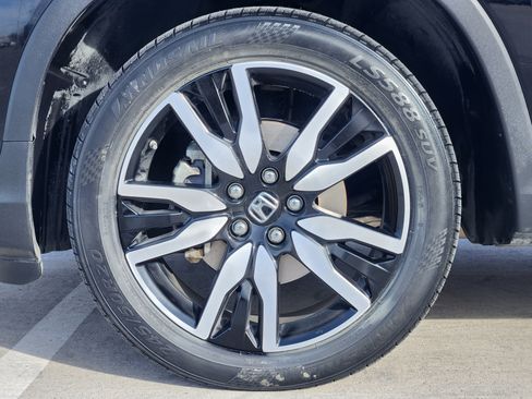 Used 2021 Honda Pilot Touring image 11