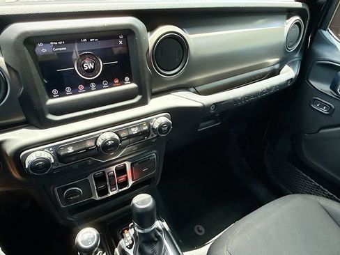 Used 2023 Jeep Wrangler Unlimited AWD/4WD image 24