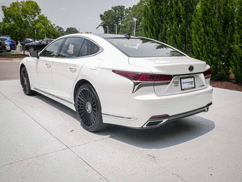 Used 2018 Lexus LS 500 w/ Luxury Package RWD image 8