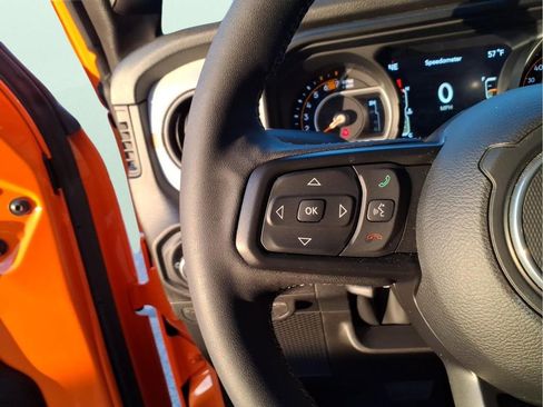 Used 2025 Jeep Wrangler Sport image 21