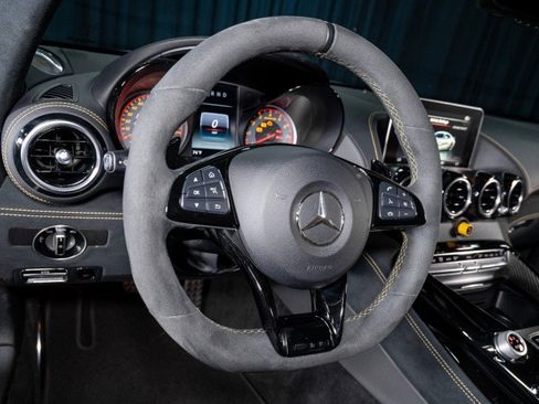Used 2018 Mercedes-Benz AMG GT R image 16