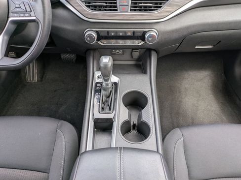 Certified 2025 Nissan Altima 2.5 SV FWD image 19