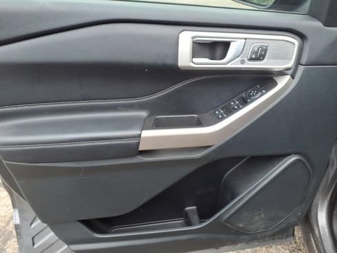 Used 2023 Ford Explorer Limited w/ Equipment Group 301A AWD/4WD image 12