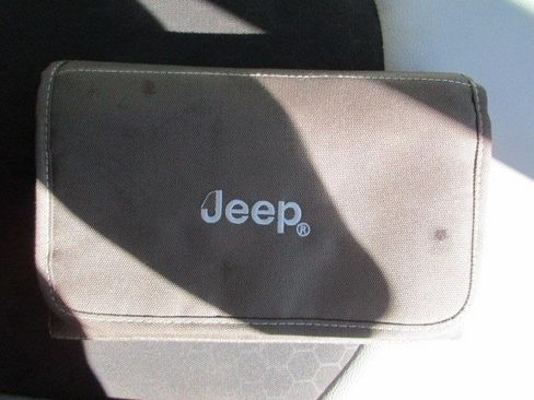 Used 2017 Jeep Compass Latitude AWD/4WD image 29