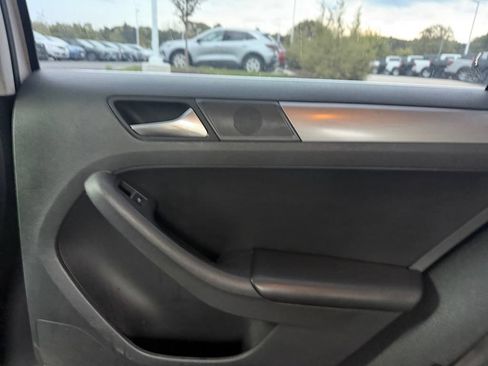Used 2013 Volkswagen Jetta SEL FWD image 33