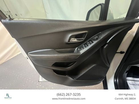 Used 2020 Chevrolet Trax LS FWD image 11