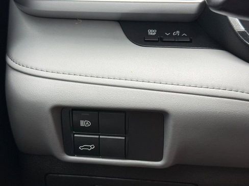 Used 2022 Toyota Highlander XLE image 31