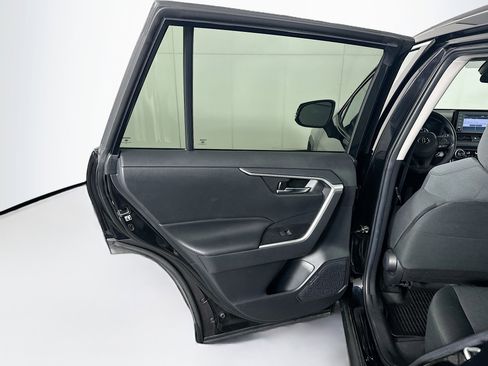 Used 2019 Toyota RAV4 XLE AWD/4WD image 26