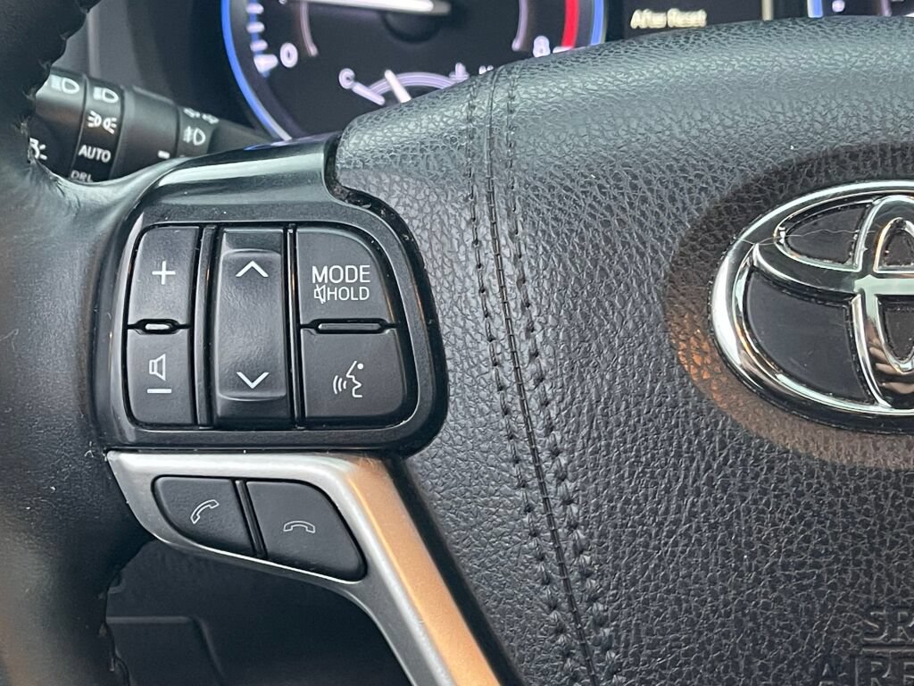 Used 2019 Toyota Highlander XLE AWD/4WD image 20