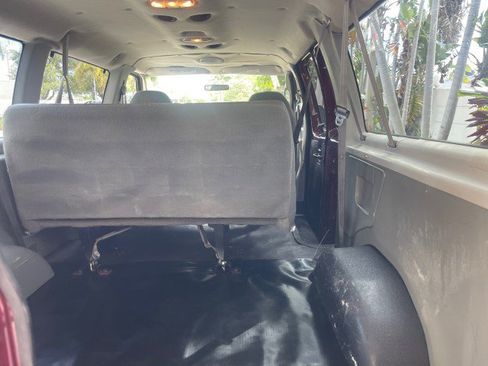 Used 2006 Ford E-150 and Econoline 150 Wagon image 91