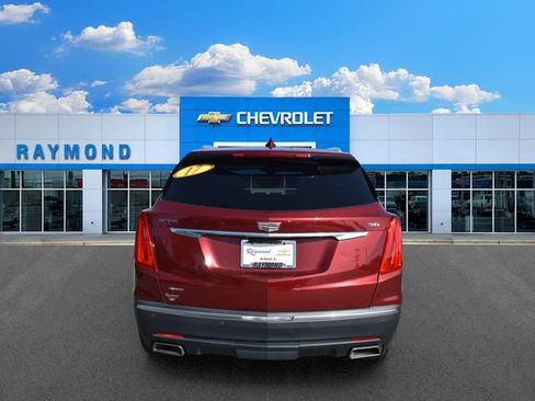 Used 2017 Cadillac XT5 Luxury w/ Driver Awareness Package AWD/4WD image 4
