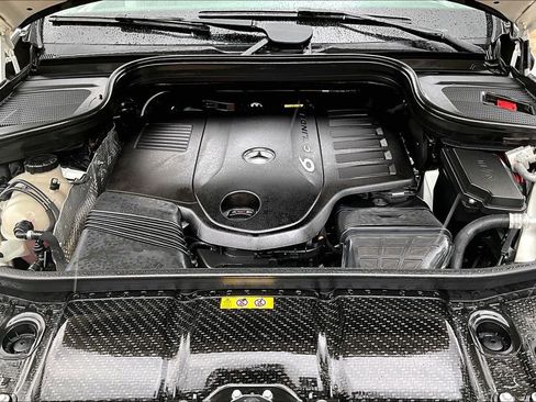 Used 2024 Mercedes-Benz GLS 450 4MATIC image 13