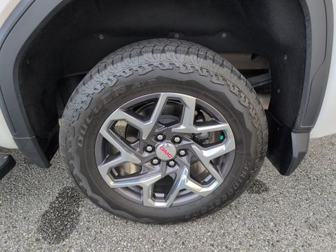 Used 2023 GMC Sierra 1500 SLT w/ SLT Premium Plus Package image 6