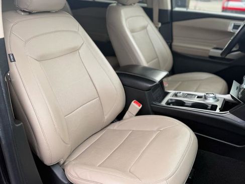 Used 2023 Ford Explorer Limited image 10