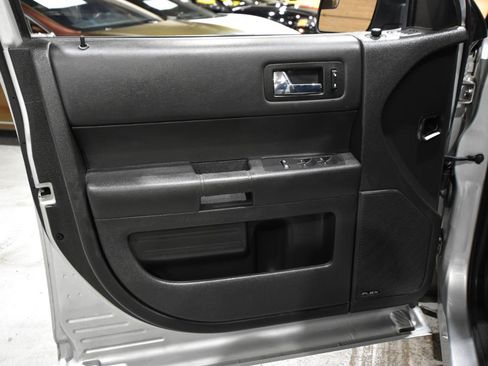 Used 2018 Ford Flex SE FWD image 7
