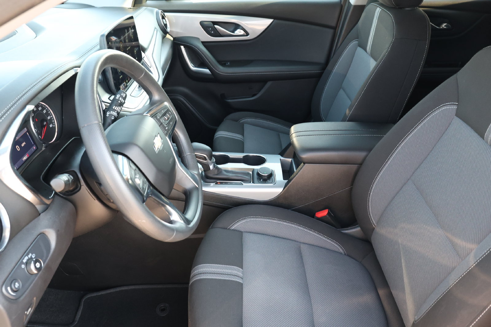 Used 2024 Chevrolet Blazer LT w/ Convenience Package FWD image 15