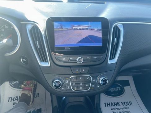 Used 2024 Chevrolet Malibu LT image 24