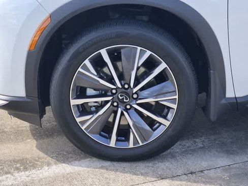 Certified 2026 INFINITI QX60 Luxe w/ Cargo Package AWD/4WD image 8