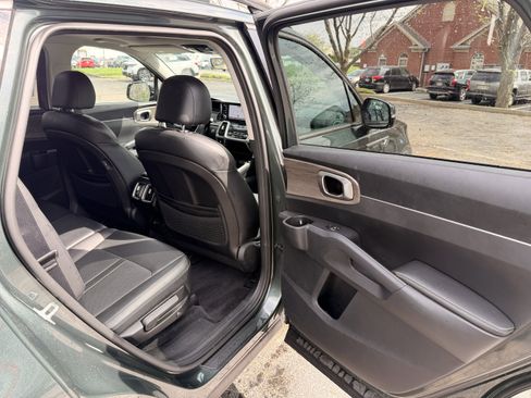 Used 2022 Kia Sorento S w/ Panoramic Sunroof Package AWD/4WD image 14