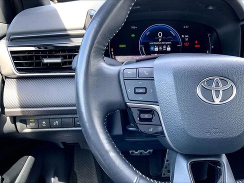 Used 2025 Toyota Camry SE FWD image 23