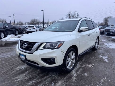 Used 2019 Nissan Pathfinder SL w/ SL Premium Package image 4