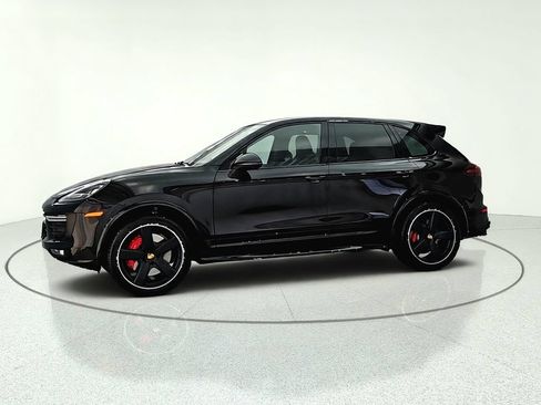 Used 2016 Porsche Cayenne GTS AWD/4WD image 4
