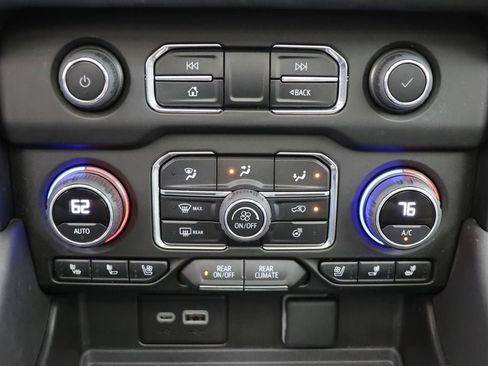 Used 2024 Chevrolet Tahoe High Country w/ Advanced Technology Package image 31