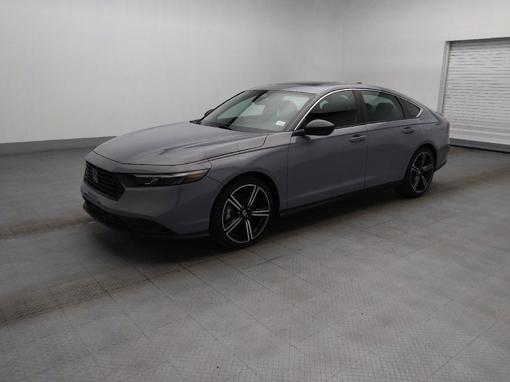 Used 2023 Honda Accord Sport image 2