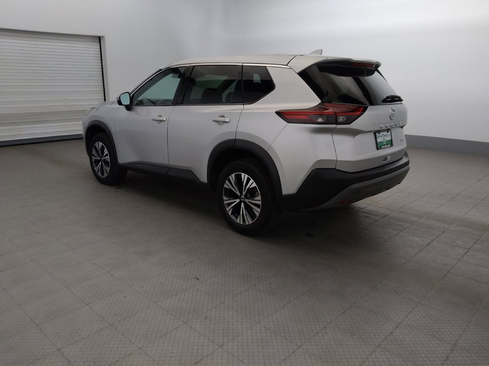 Used 2021 Nissan Rogue SV FWD image 3