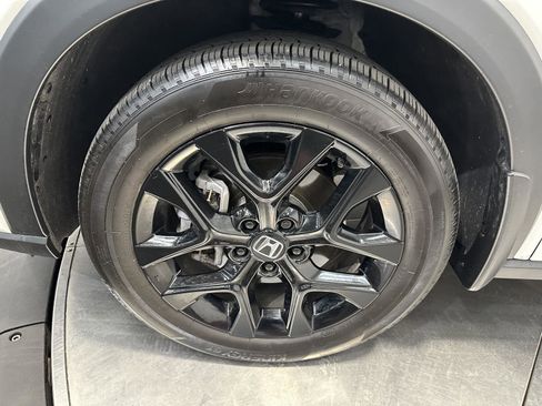 Certified 2023 Honda HR-V Sport image 9
