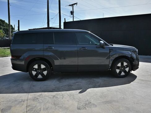 Used 2026 Hyundai Santa Fe SE FWD image 7