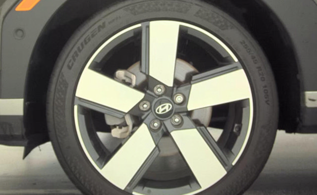 Used 2024 Hyundai Santa Fe Limited FWD image 10