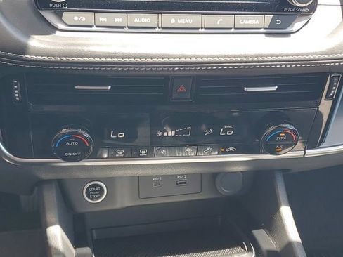 Certified 2022 Nissan Rogue SV image 14