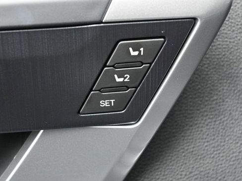 Used 2024 Toyota Tundra Platinum AWD/4WD image 12