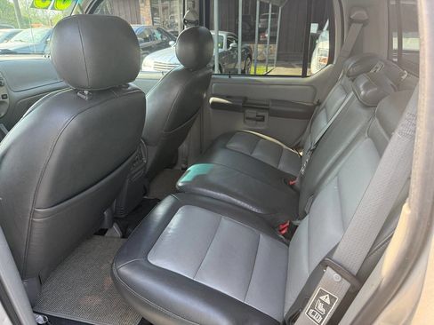 Used 2003 Ford Explorer Sport Trac XLT image 11