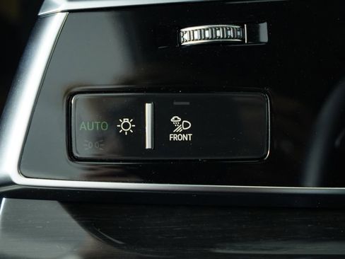 Used 2025 Audi Q8 Premium Plus w/ Premium Plus Package AWD/4WD image 44