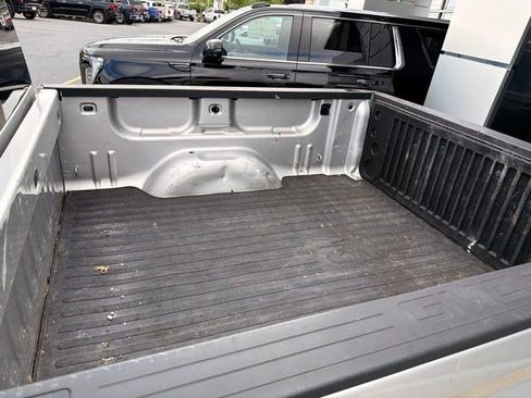 Used 2018 GMC Sierra 1500 SLT w/ SLT Premium Package AWD/4WD image 6