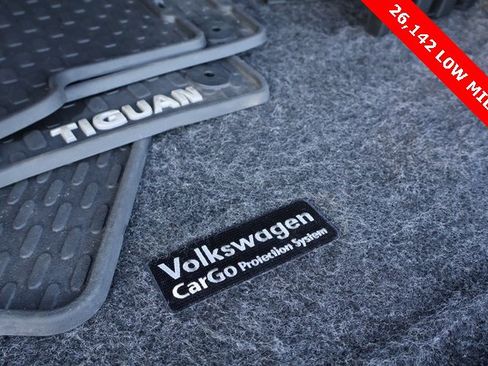 Used 2017 Volkswagen Tiguan Sport image 16