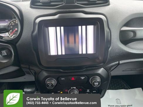 Used 2018 Jeep Renegade Trailhawk AWD/4WD image 12