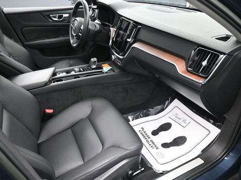 Used 2023 Volvo V60 B5 Cross Country Plus w/ Climate Package image 32