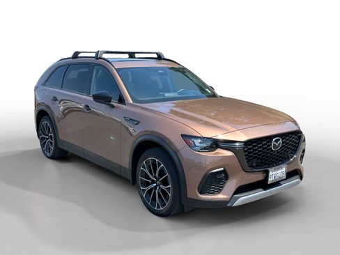 Certified 2025 MAZDA CX-70 Plug-In Hybrid w/ Premium Plus AWD/4WD image 7
