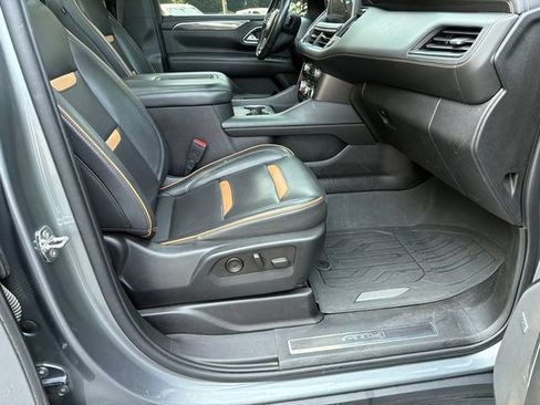 Used 2022 GMC Yukon XL AT4 w/ Technology Package AWD/4WD image 13