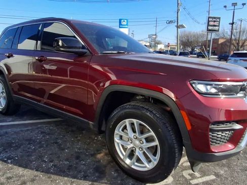 Used 2025 Jeep Grand Cherokee Laredo X w/ Luxury Tech Group I image 8