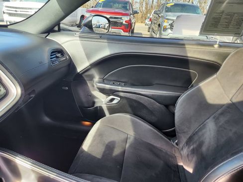 Used 2021 Dodge Challenger GT w/ Plus Package image 16