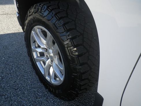 Used 2021 Chevrolet Silverado 1500 LT image 15