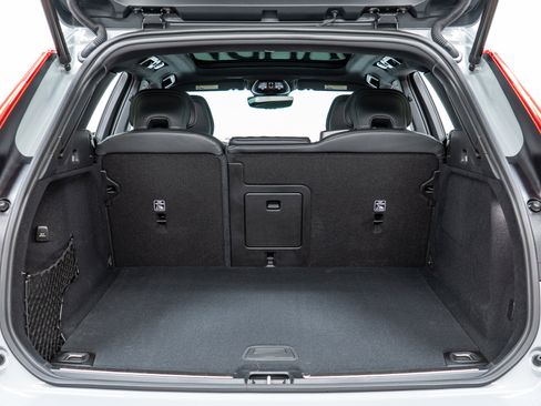 New 2026 Volvo XC60 B5 Ultra w/ Climate Package image 10