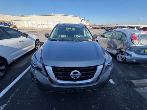 Used 2019 Nissan Pathfinder SL image 11