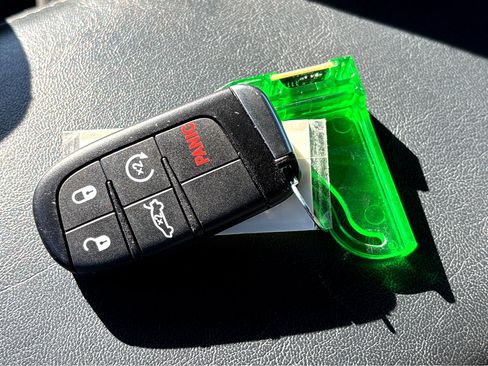 Used 2023 Dodge Charger SXT image 31