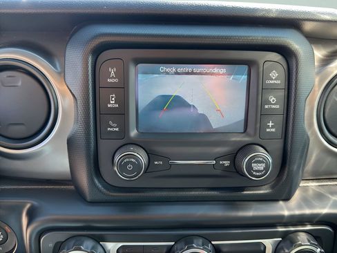 Used 2019 Jeep Wrangler Sport AWD/4WD image 27