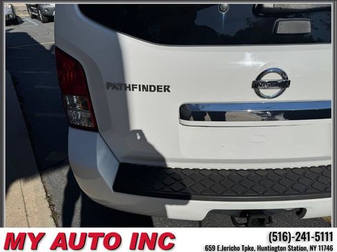 Used 2011 Nissan Pathfinder Silver AWD/4WD image 35